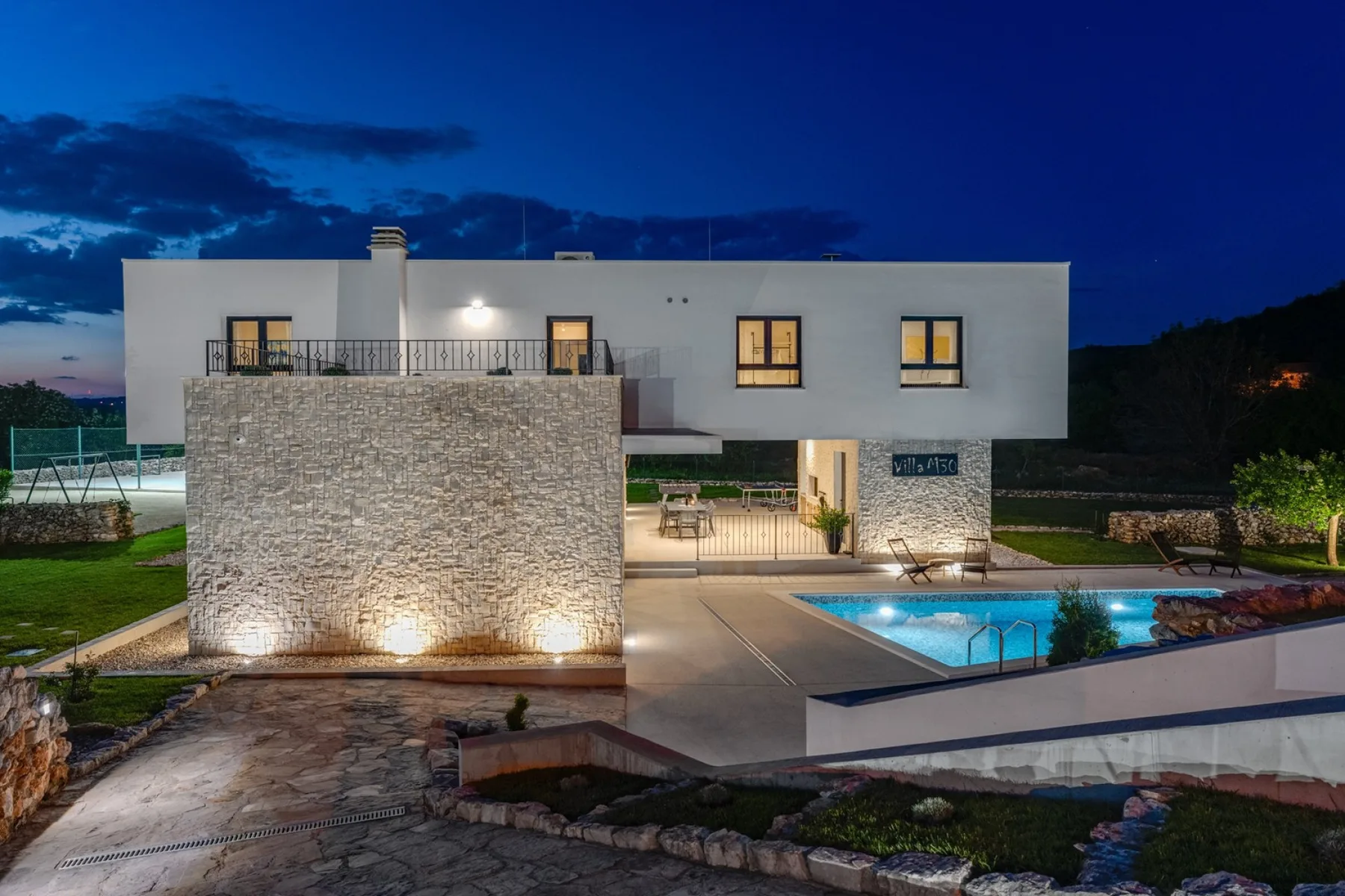 Modern Villa M30