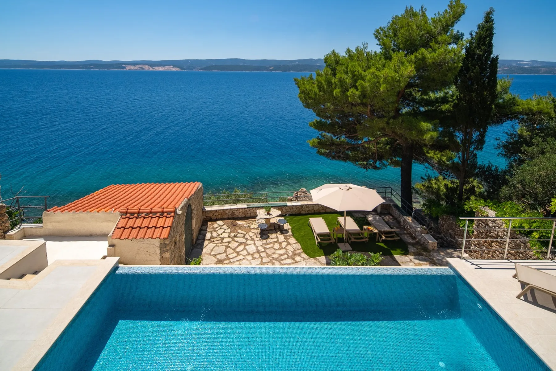 Beachfront Villa Nino