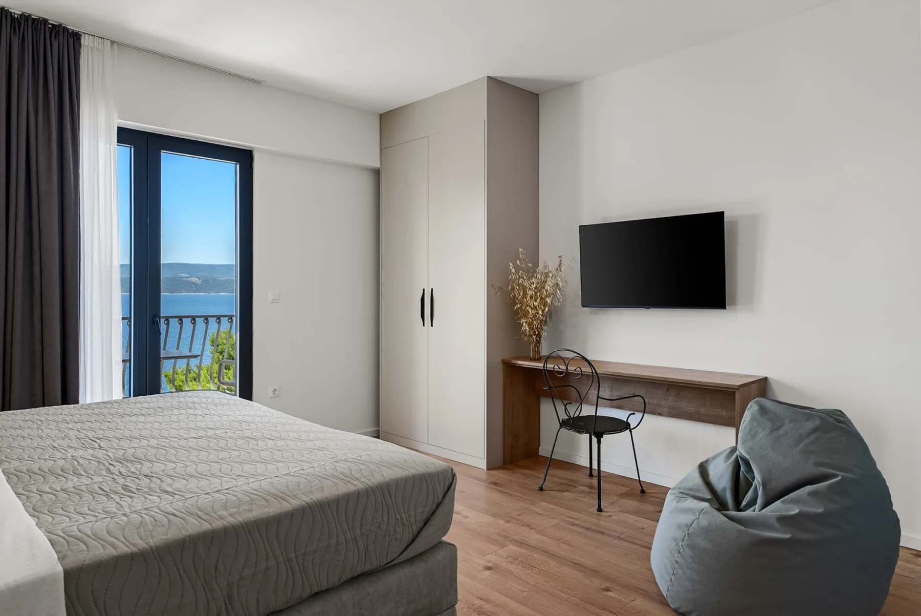 Beachfront Villa Nino