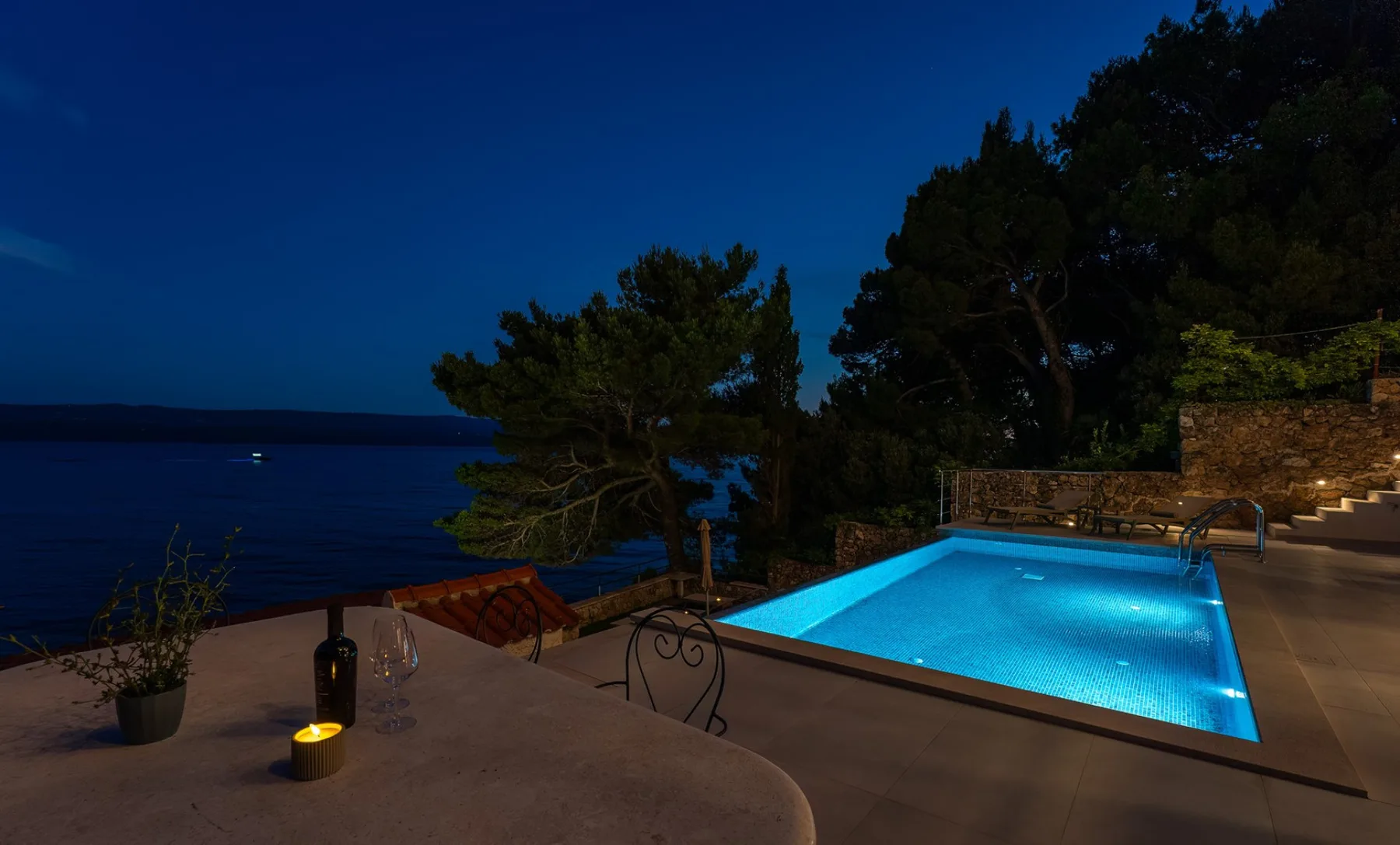 Beachfront Villa Nino