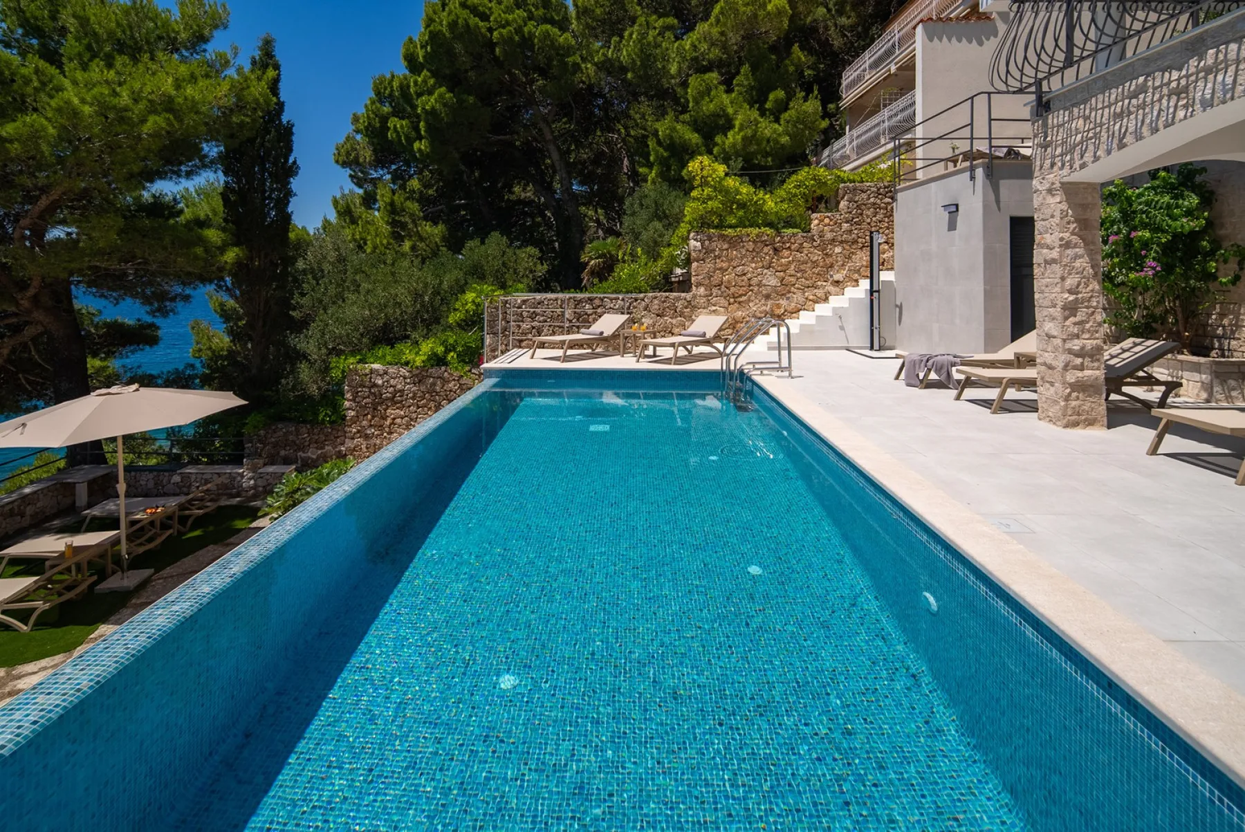 Beachfront Villa Nino