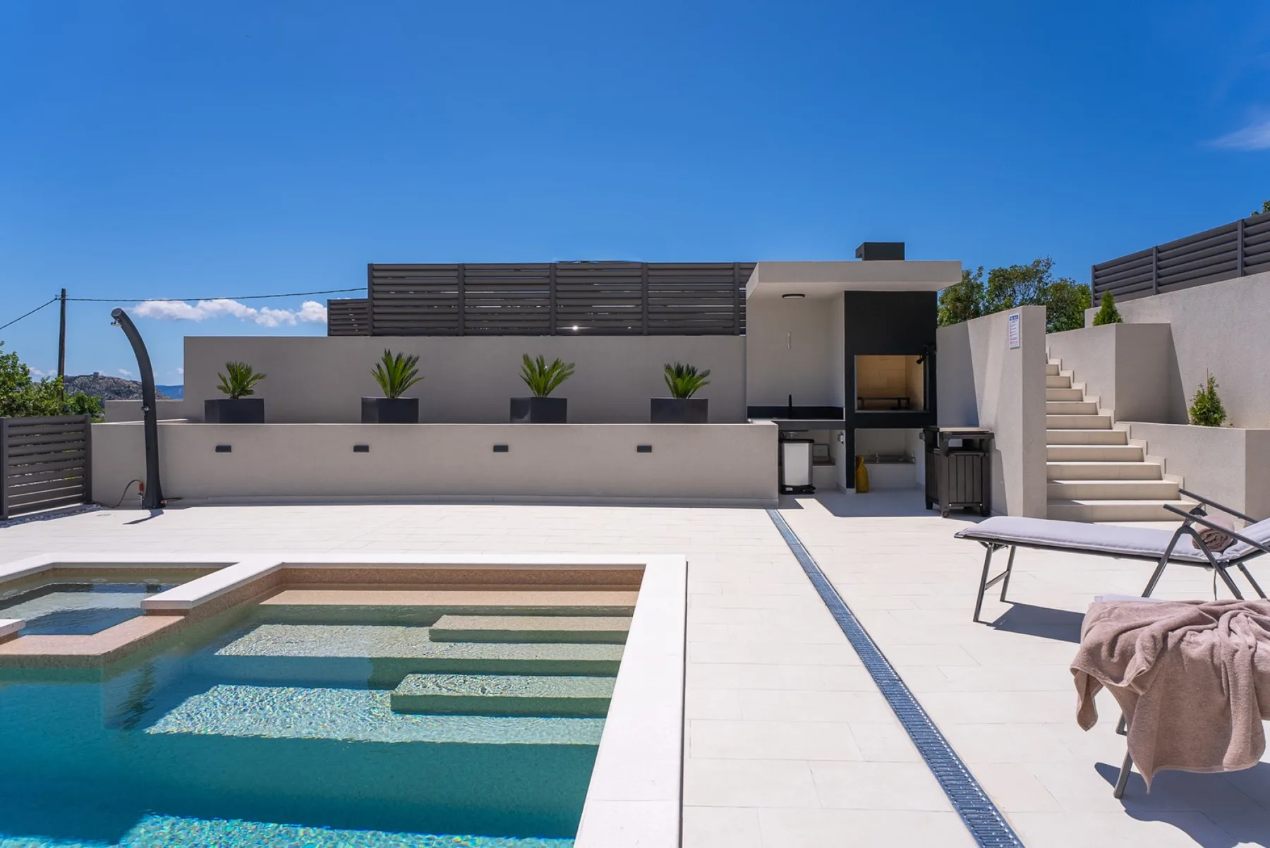 Hillside Villa Paradise