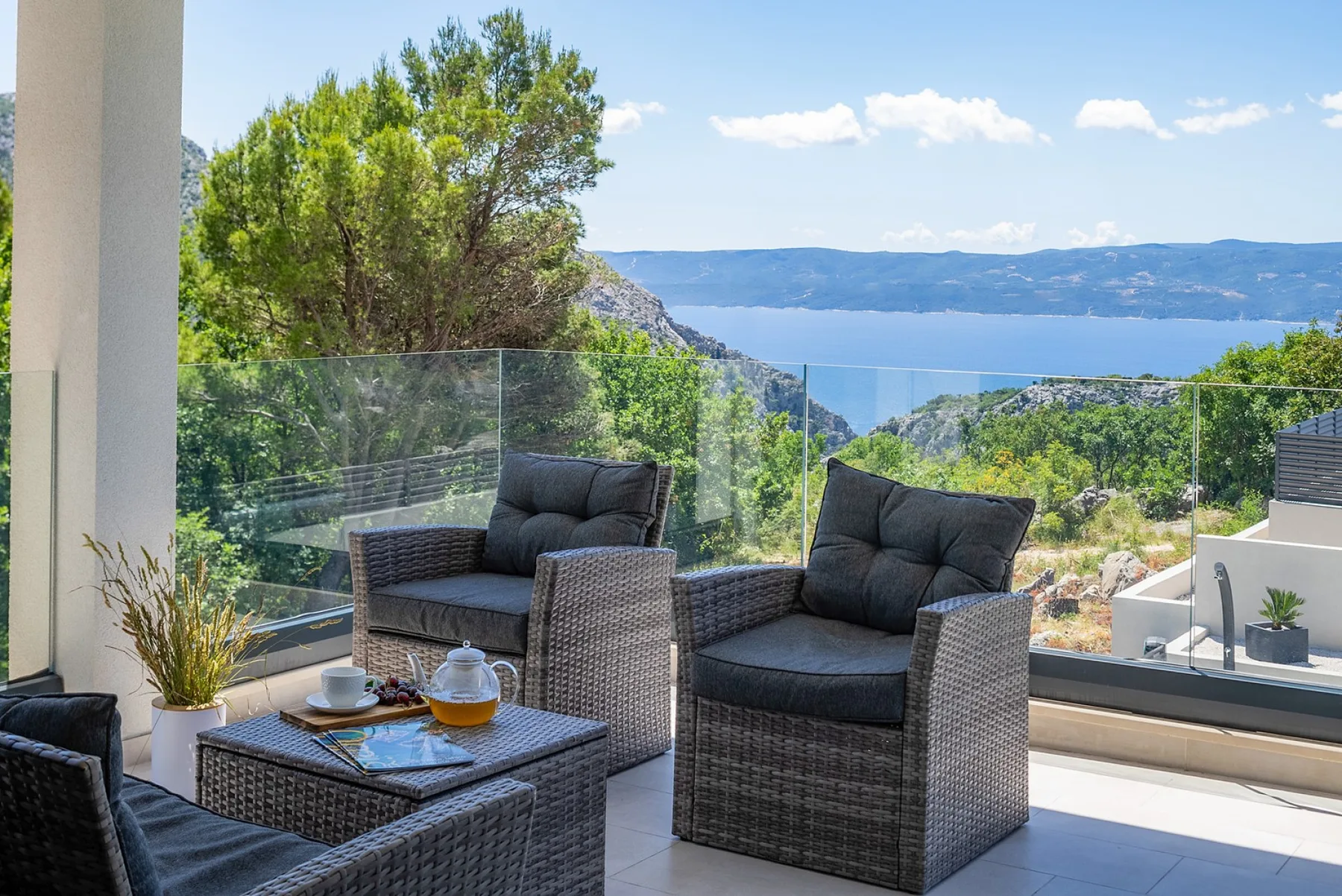 Hillside Villa Paradise