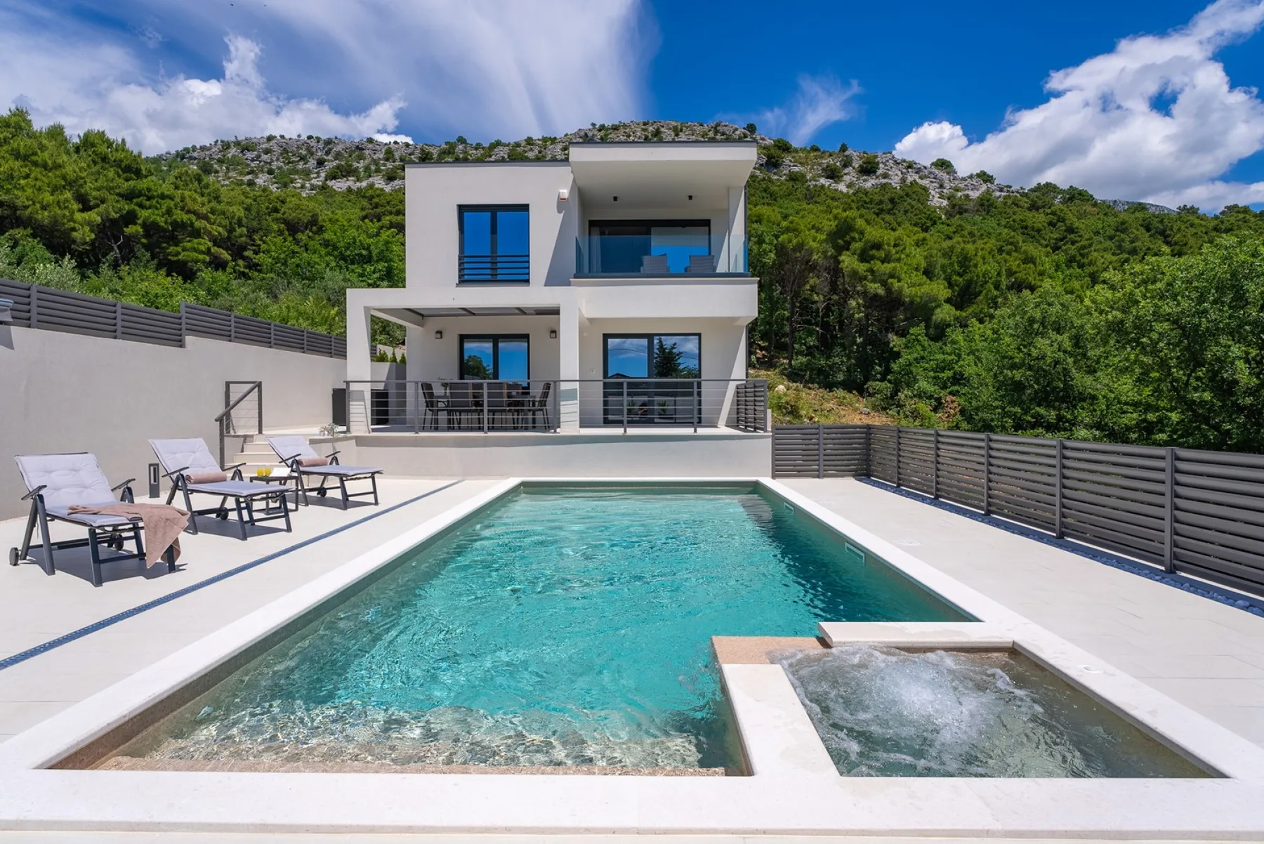 Hillside Villa Paradise