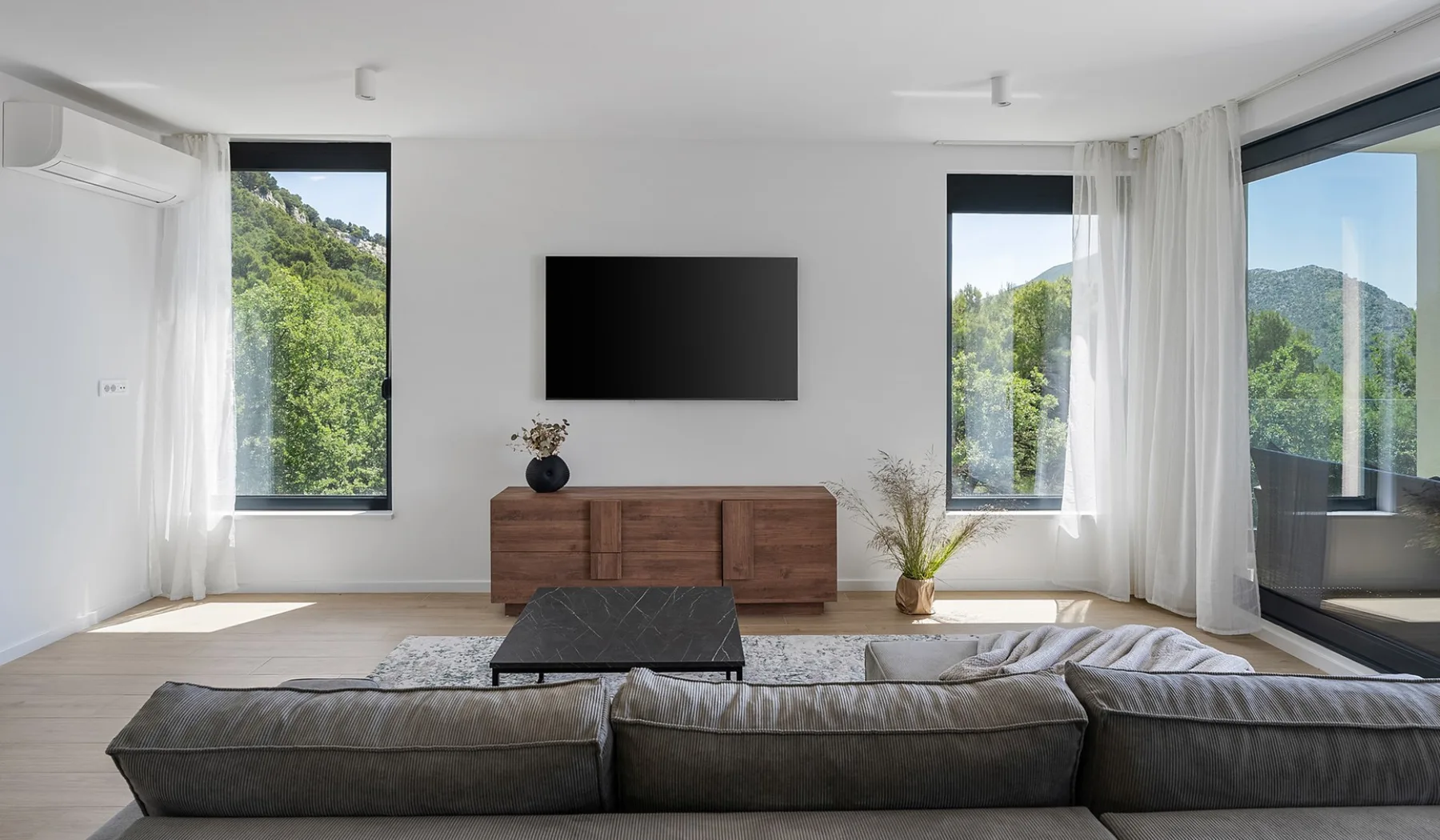 Hillside Villa Paradise