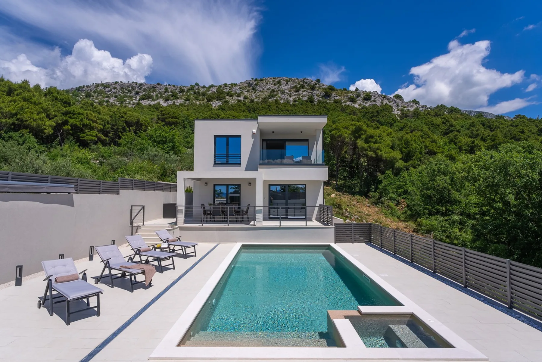 Hillside Villa Paradise