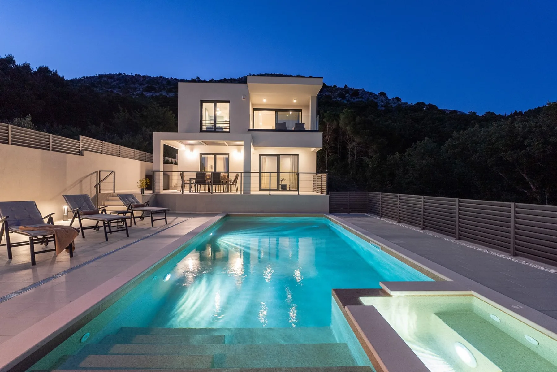 Hillside Villa Paradise