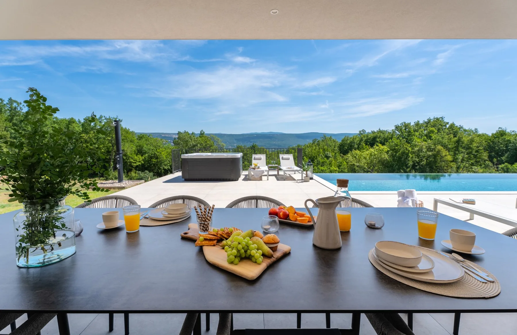 Villa Hillside Gem
