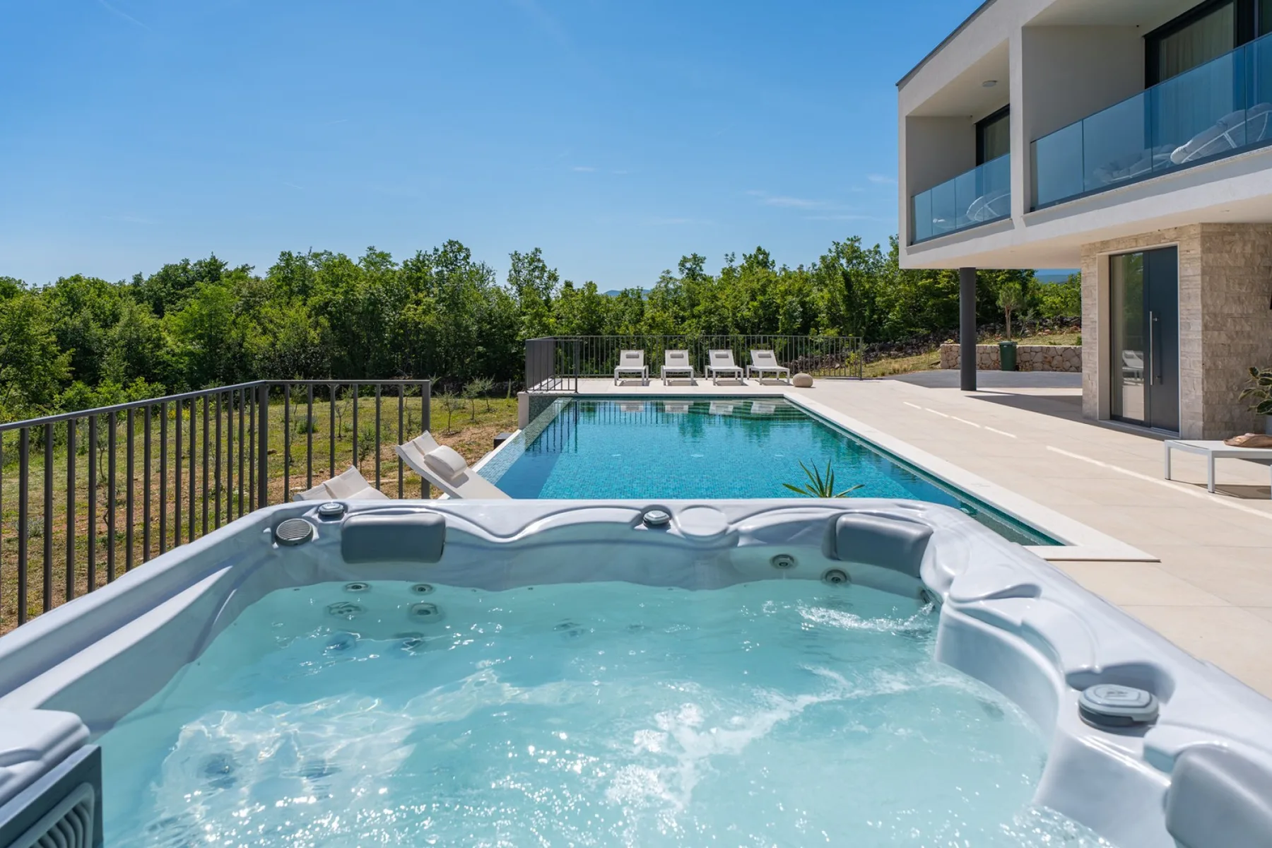 Villa Hillside Gem