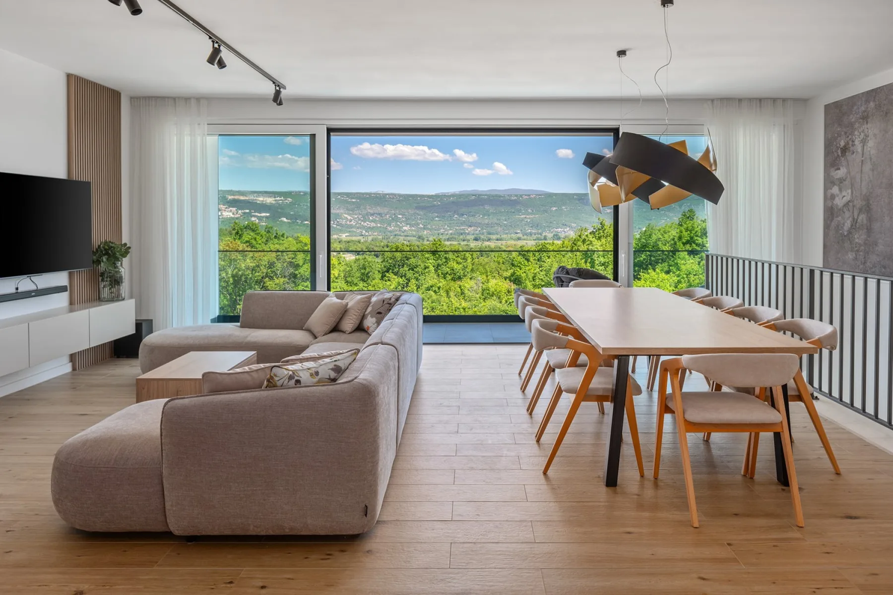 Villa Hillside Gem
