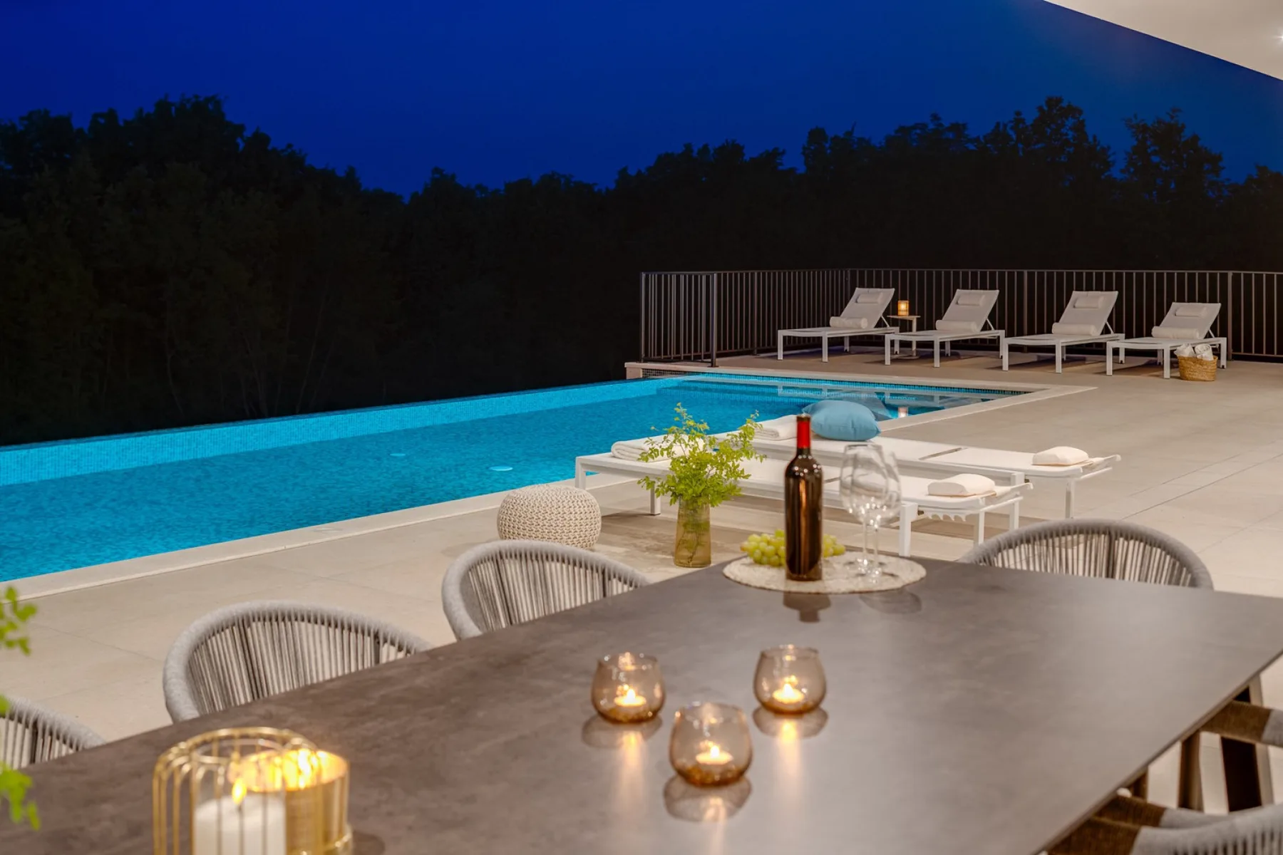 Villa Hillside Gem