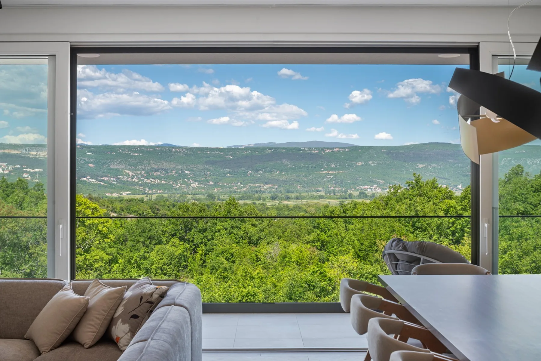 Villa Hillside Gem