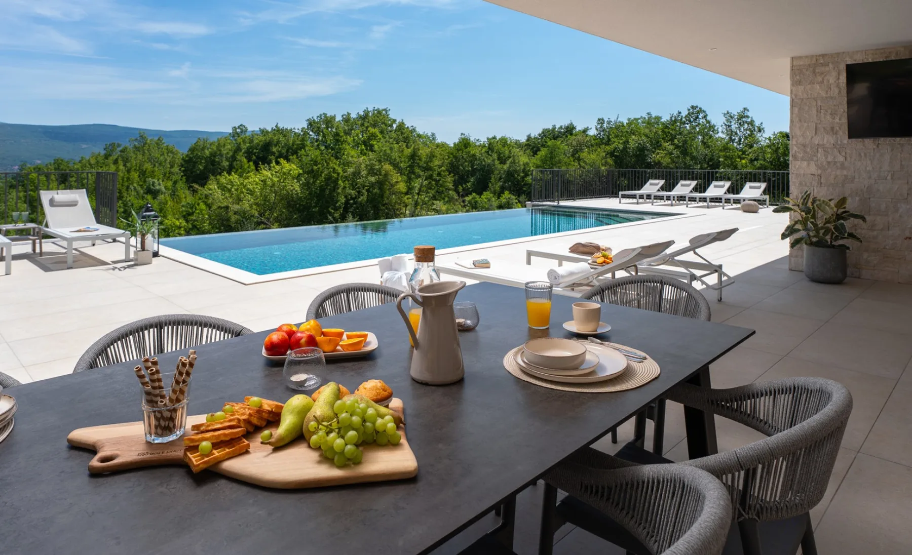 Villa Hillside Gem