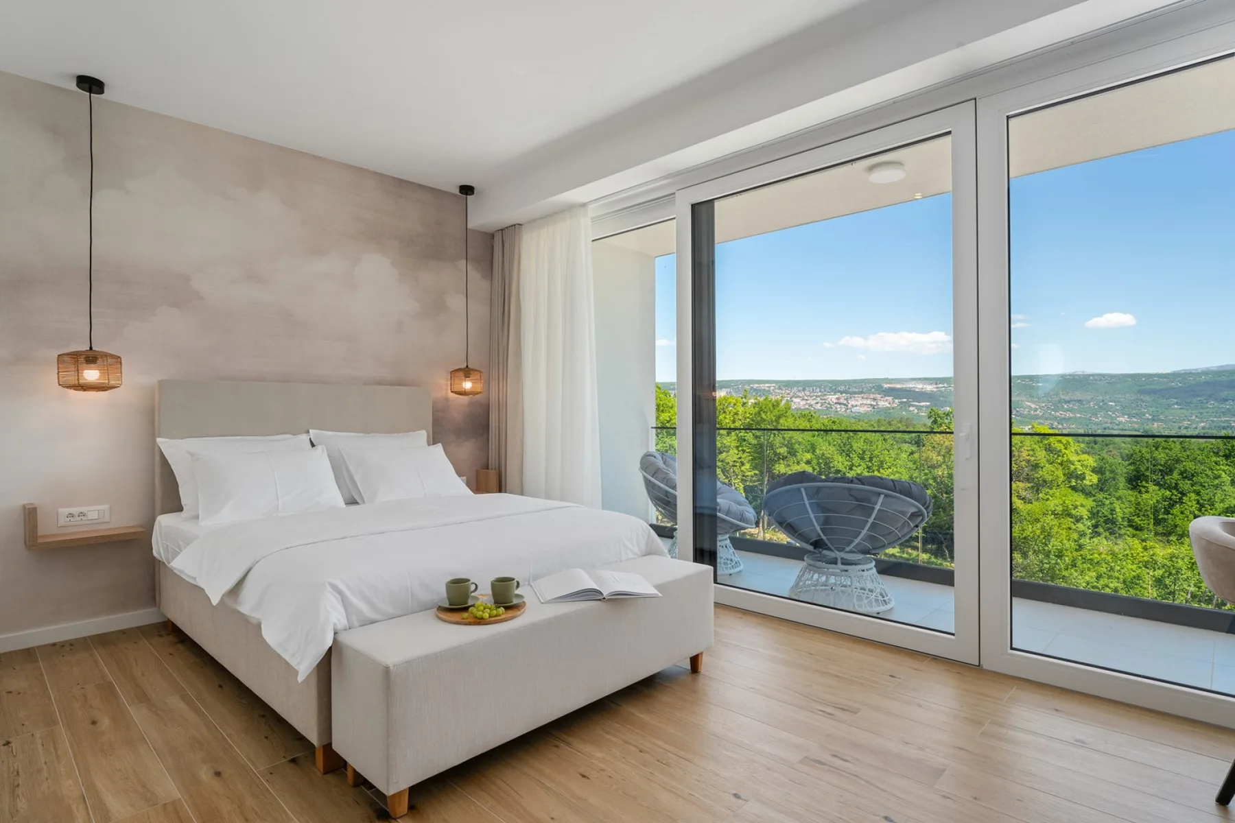 Villa Hillside Gem