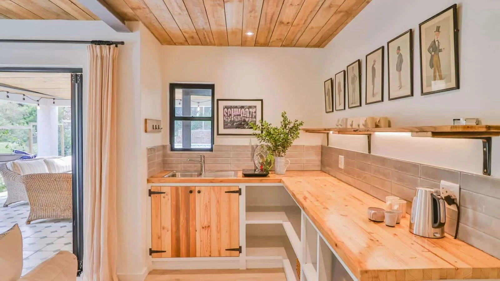Poplar House | Comfort and style | Pool