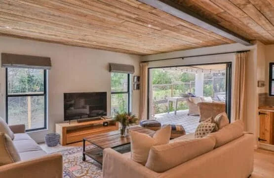 Poplar House | Comfort and style | Pool