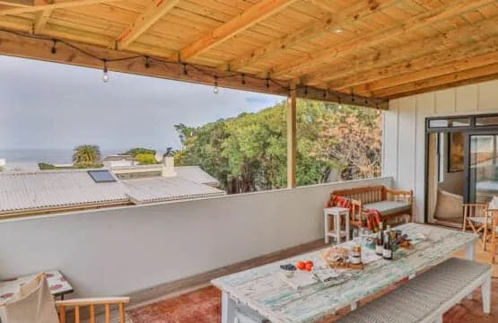 Poplar House | Comfort and style | Pool