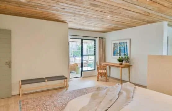Poplar House | Comfort and style | Pool