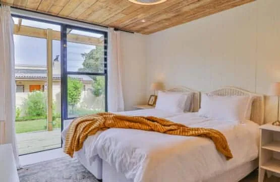 Poplar House | Comfort and style | Pool