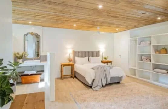 Poplar House | Comfort and style | Pool