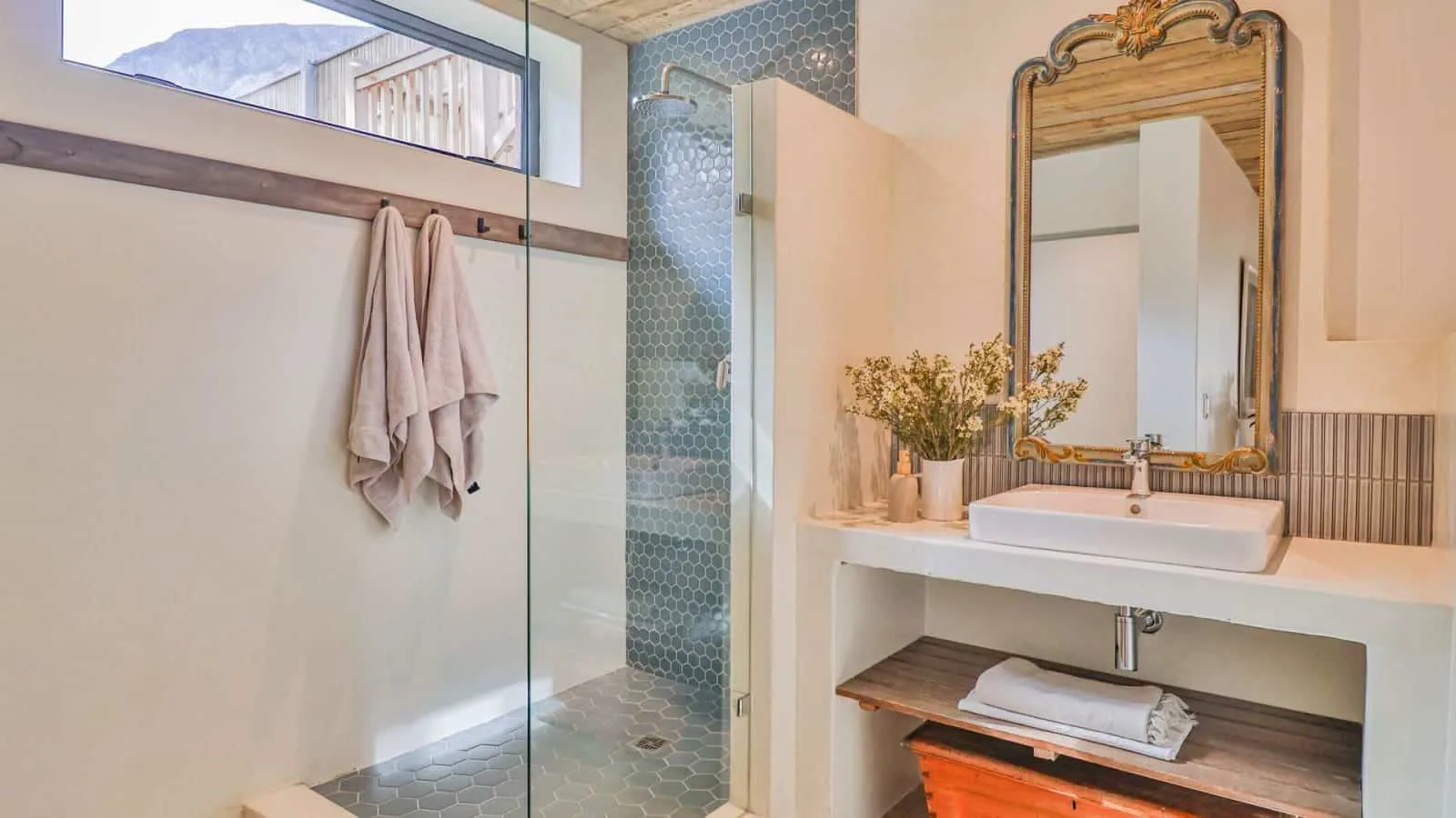 Poplar House | Comfort and style | Pool