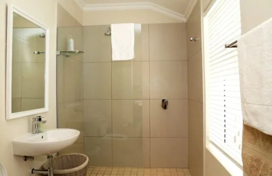 Eastcliff Villa | Pool & Fireplace | Hermanus