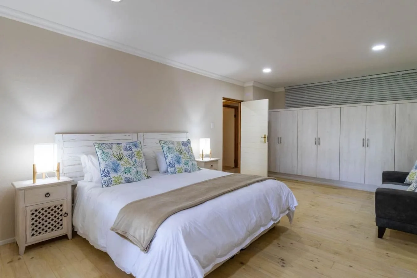 Sea Valley Lodge | Hermanus Villa | 180° Sea Views