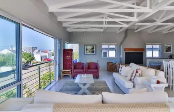 164 Beach Road | Luxury Family Villa in Kleinmond