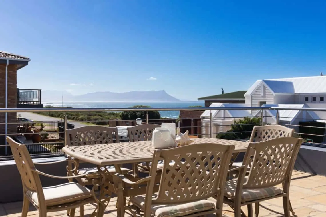 164 Beach Road | Luxury Family Villa in Kleinmond