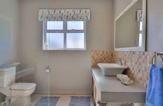 164 Beach Road | Luxury Family Villa in Kleinmond
