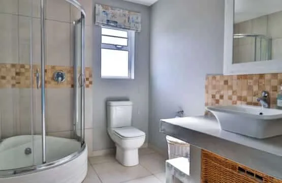 164 Beach Road | Luxury Family Villa in Kleinmond