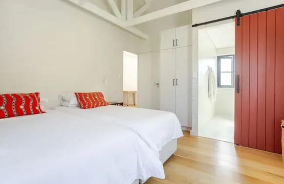 Zoete Zitje | Dual-home coastal escape in Voëlklip
