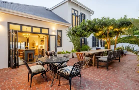 Zoete Zitje | Dual-home coastal escape in Voëlklip