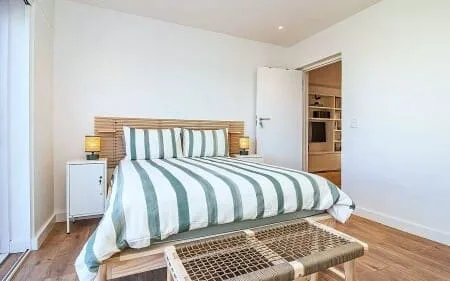 Legacy Villa | Voelklip | Sea & mountain views