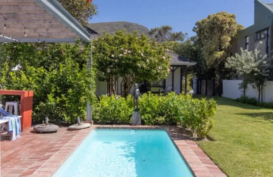 34 Mossel River 12 | Elegant Hermanus Villa & Pool