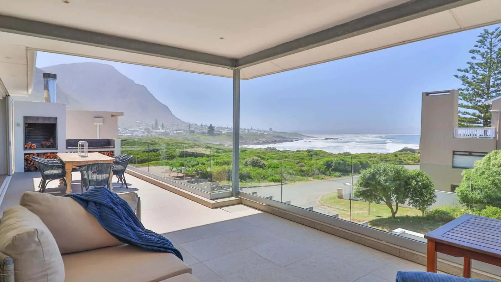 34 Mossel River 12 | Elegant Hermanus Villa & Pool