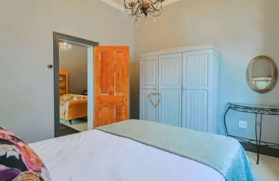 Bietjie Sjiek | Charming Coastal Escape Kleinmond