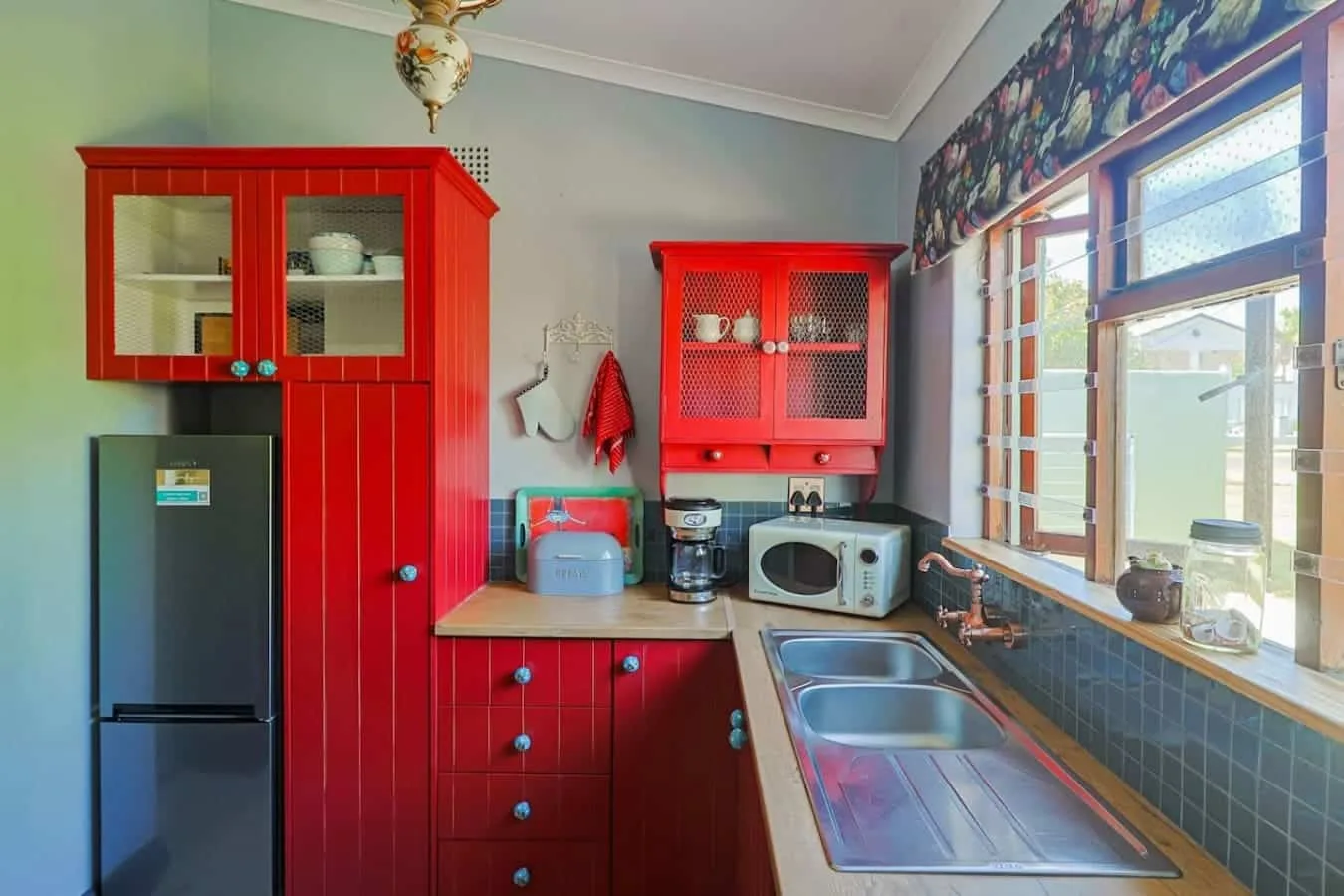 Bietjie Sjiek | Charming Coastal Escape Kleinmond