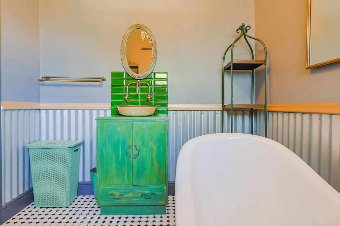 Bietjie Sjiek | Charming Coastal Escape Kleinmond