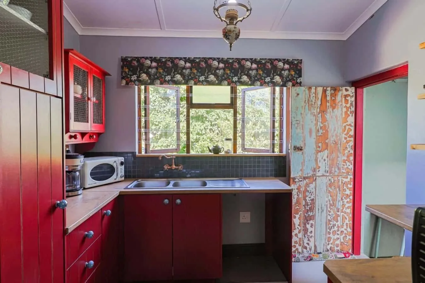 Bietjie Sjiek | Charming Coastal Escape Kleinmond
