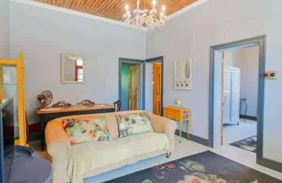 Bietjie Sjiek | Charming Coastal Escape Kleinmond