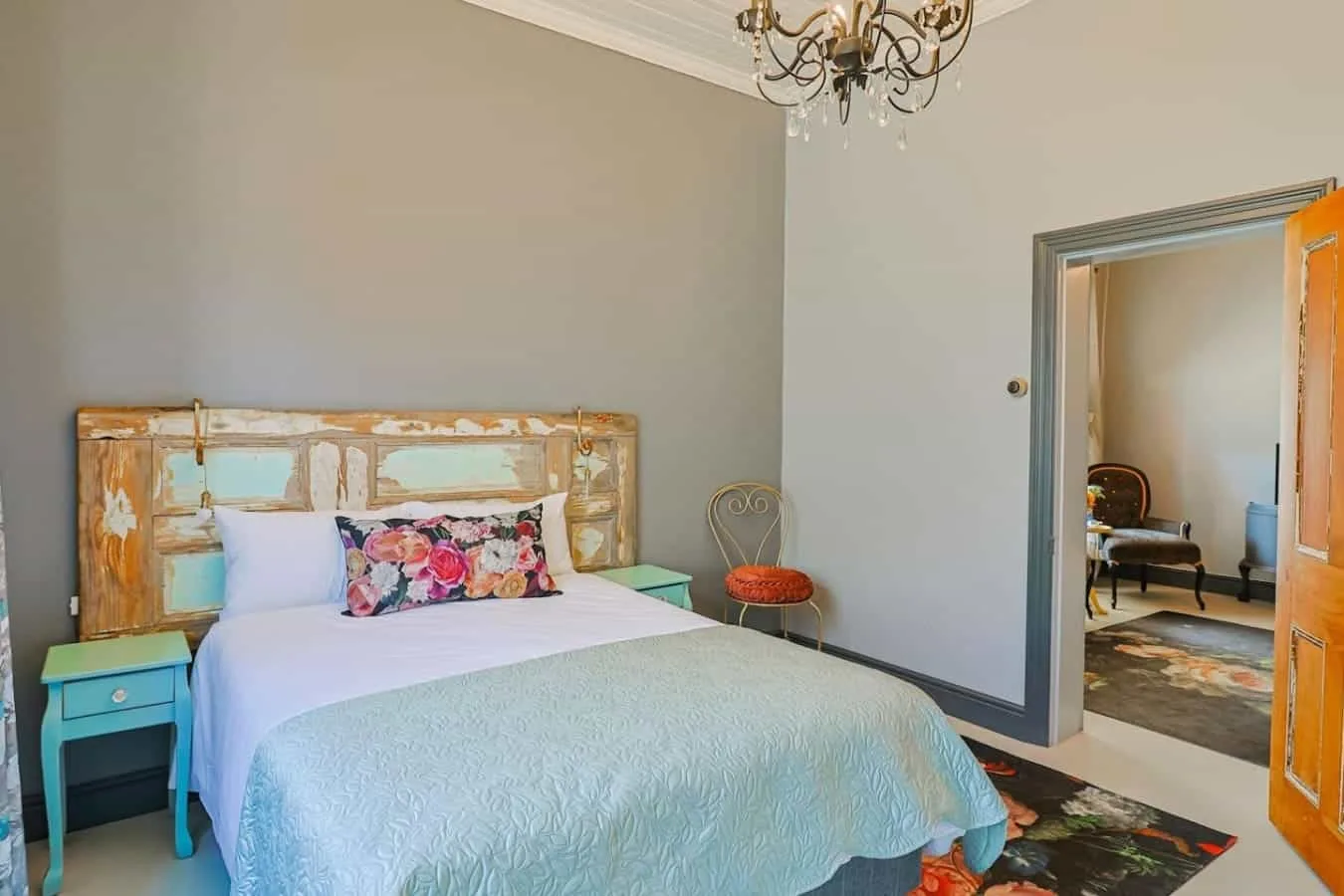 Bietjie Sjiek | Charming Coastal Escape Kleinmond