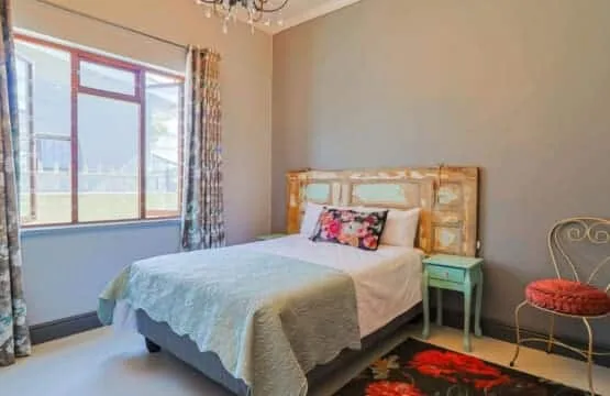 Bietjie Sjiek | Charming Coastal Escape Kleinmond