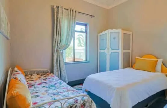 Bietjie Sjiek | Charming Coastal Escape Kleinmond