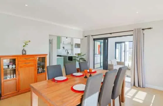 Sitari on Sea | Pool | Sea views | Kleinmond