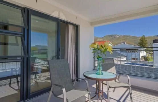 Sitari on Sea | Pool | Sea views | Kleinmond