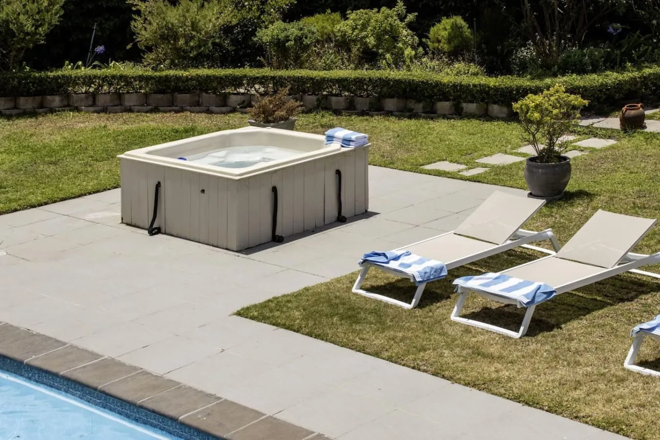 Heaven’s Gate | Vermont | Pool & Jacuzzi