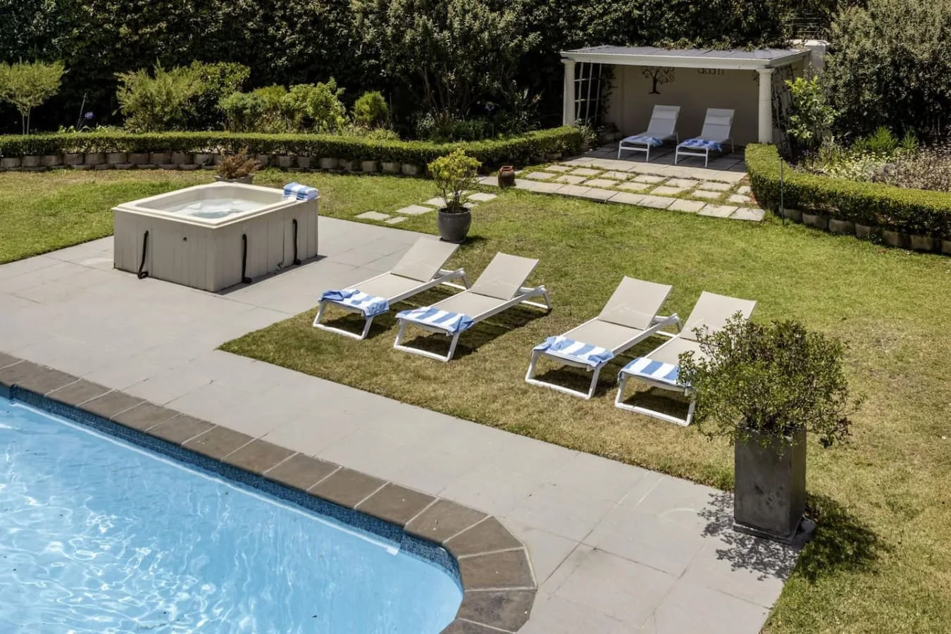 Heaven’s Gate | Vermont | Pool & Jacuzzi