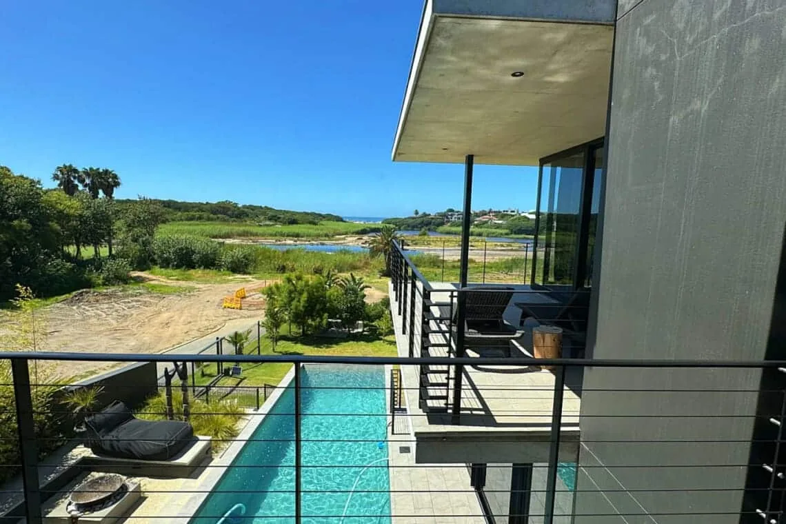 Lagoon House, Onrus | Heated pool & lagoon view