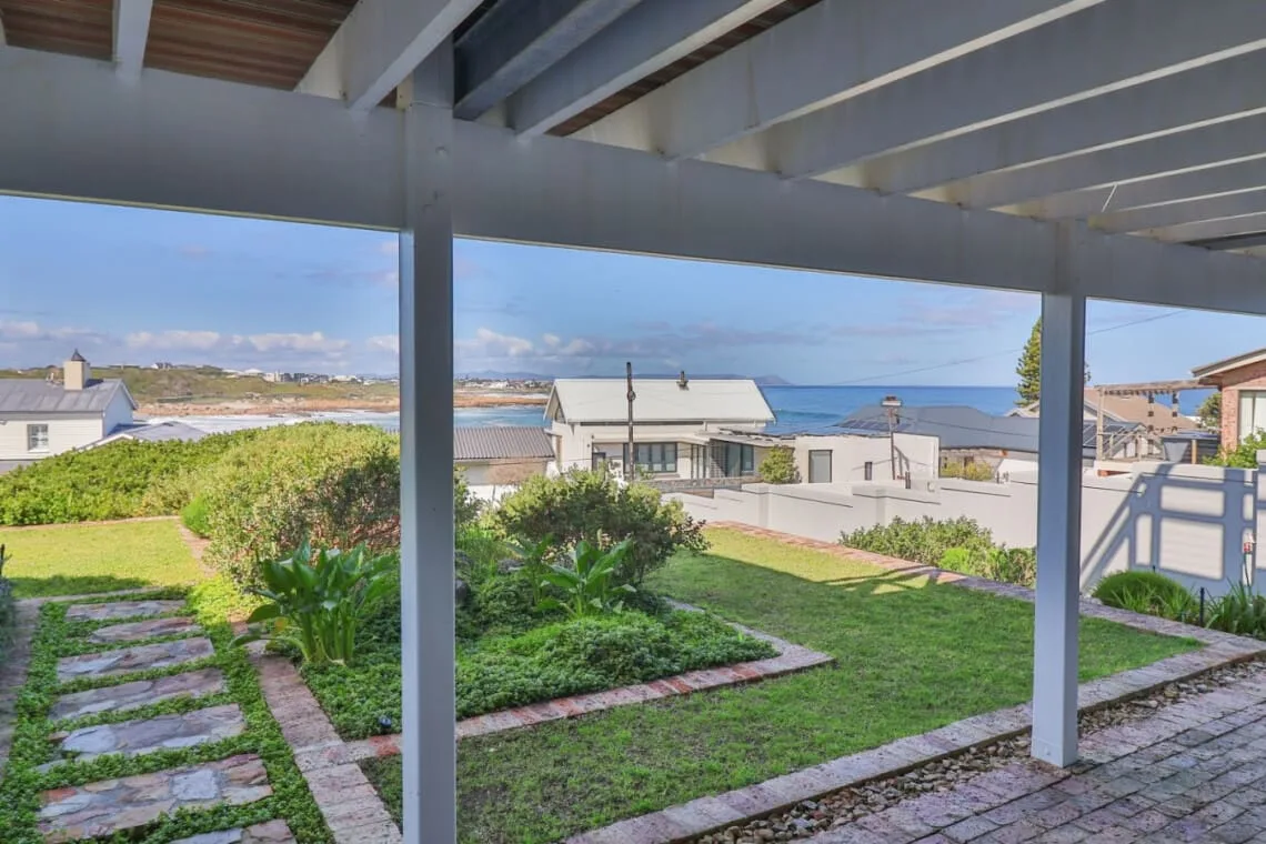 Sunridge Aan Zee | Luxury beach villa Onrus beach